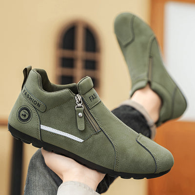Wygodne buty ortopedyczne — ergonomiczne podparcie łuku stopy, łagodzące ból, szeroki krój, który nie uciska stóp.