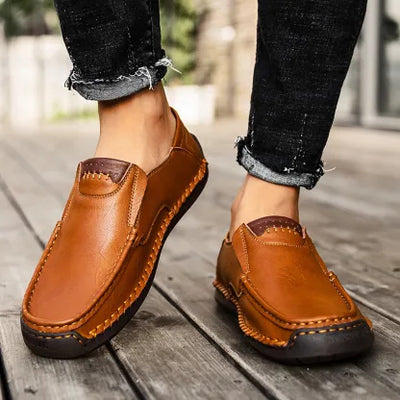 Wygodne buty ortopedyczne – wykonane z włoskiej skóry bydlęcej, z podparciem łuku stopy, łagodzące ból; lekkie i amortyzujące.