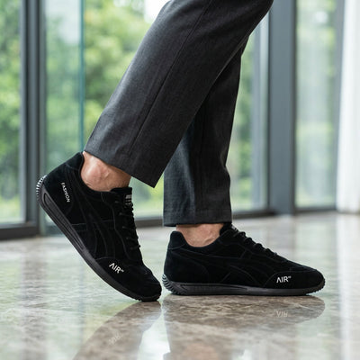 Wygodne buty ortopedyczne – wykonane z wyselekcjonowanej skóry zamszowej, z podparciem łuku stopy, łagodzące ból; lekkie i amortyzujące.